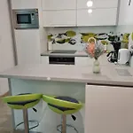 Apartamentyprzymorzu Z Basenem I Bawialnia Lejlighed