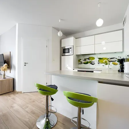 公寓 Apartamentyprzymorzu Z Basenem I Bawialnia 科沃布热格