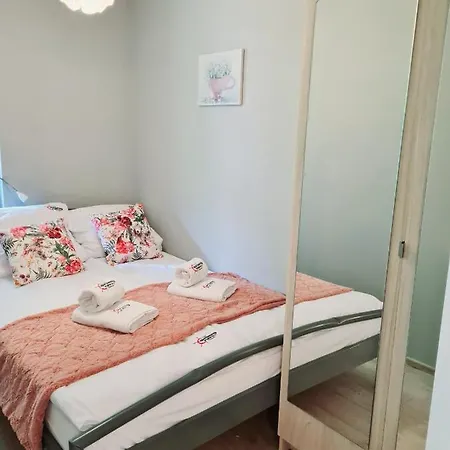 Apartamentyprzymorzu Z Basenem I Bawialnia Apartmán