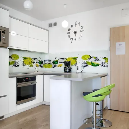 Apartamentyprzymorzu Z Basenem I Bawialnia